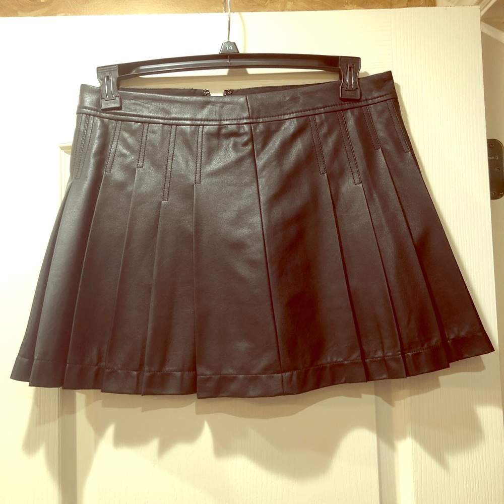 Bcbg pleated leather skirt